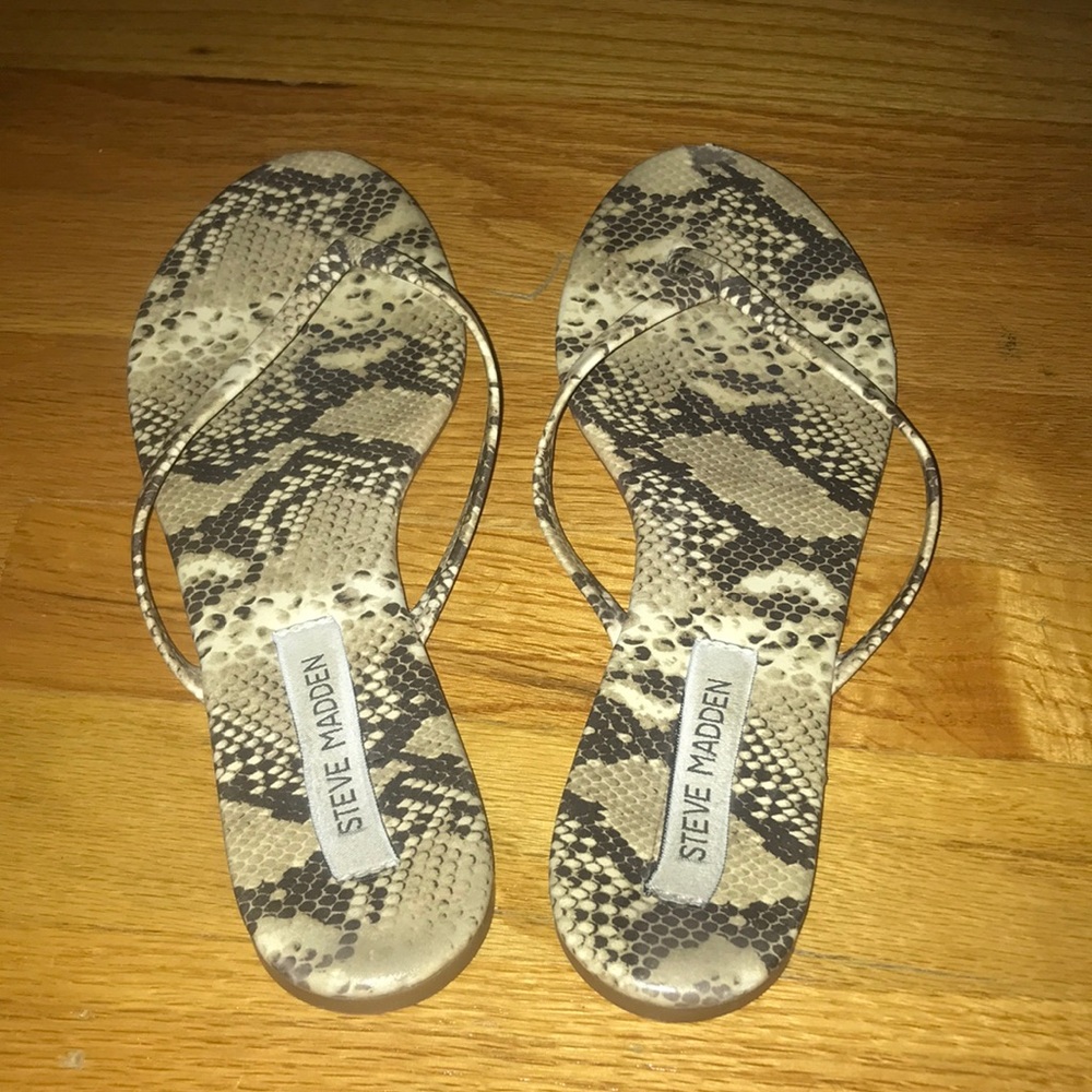 Steve Madden flip flops!